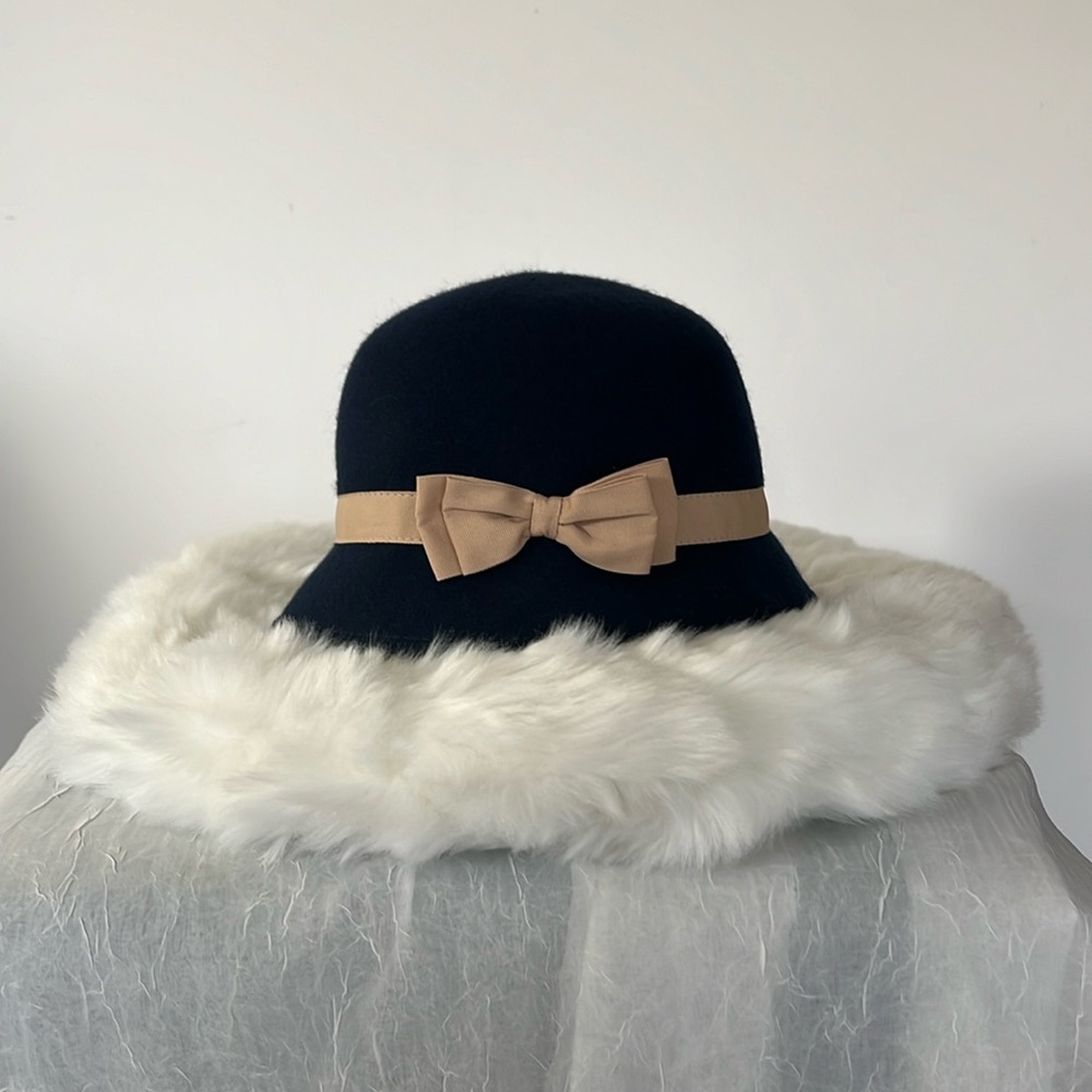Janie and Jack toddler hat (Navy and cream bow)